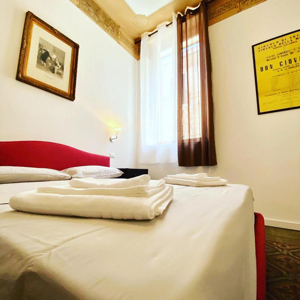 Bed and Breakfast Al Teatro Реджо-ди-Калабрия Экстерьер фото